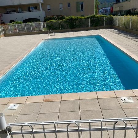 Studio Brignoles Piscine Emplacement Ideal Zewnętrze zdjęcie